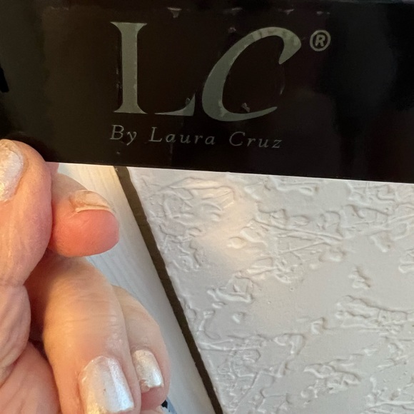 LC by LAURA CRUZ 2X BLUE & WHITE ZIP NECKLINE SHORT SLEEVE TOP - Picture 3 of 8